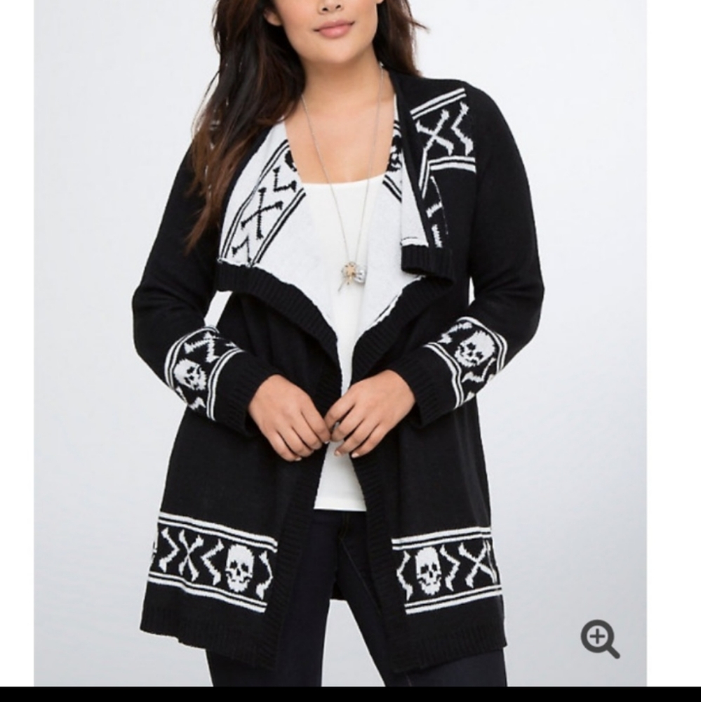 torrid Black and White Skull Pattern Open Cardigan EUC